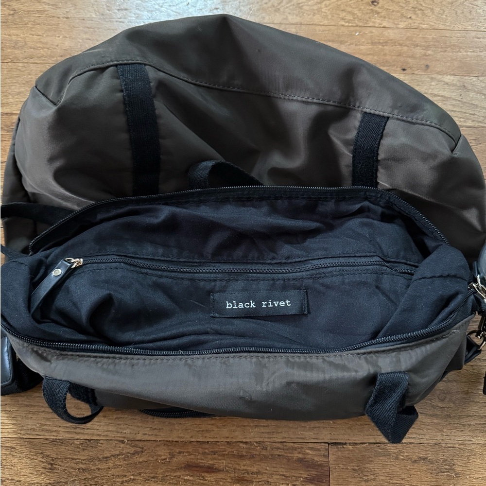 Black Rivet Collapsable Foldable Crossbody Bag To… - image 6